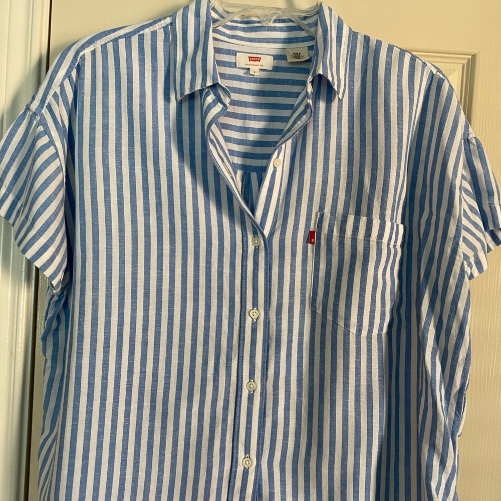 Levi’s cotton top